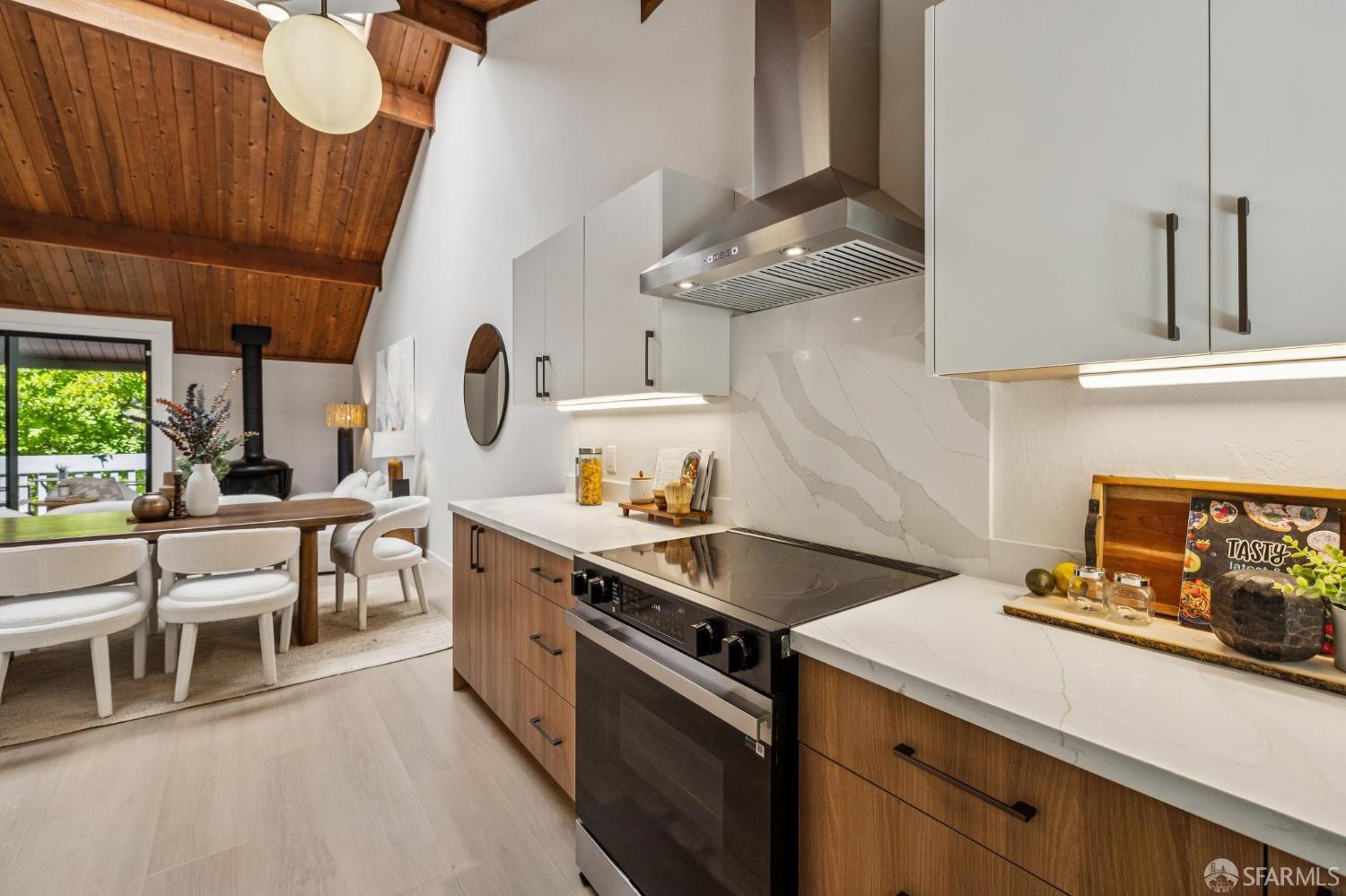 Detail Gallery Image 10 of 32 For 229 Cypress Point Dr, Mountain View,  CA 94043 - 2 Beds | 1/1 Baths