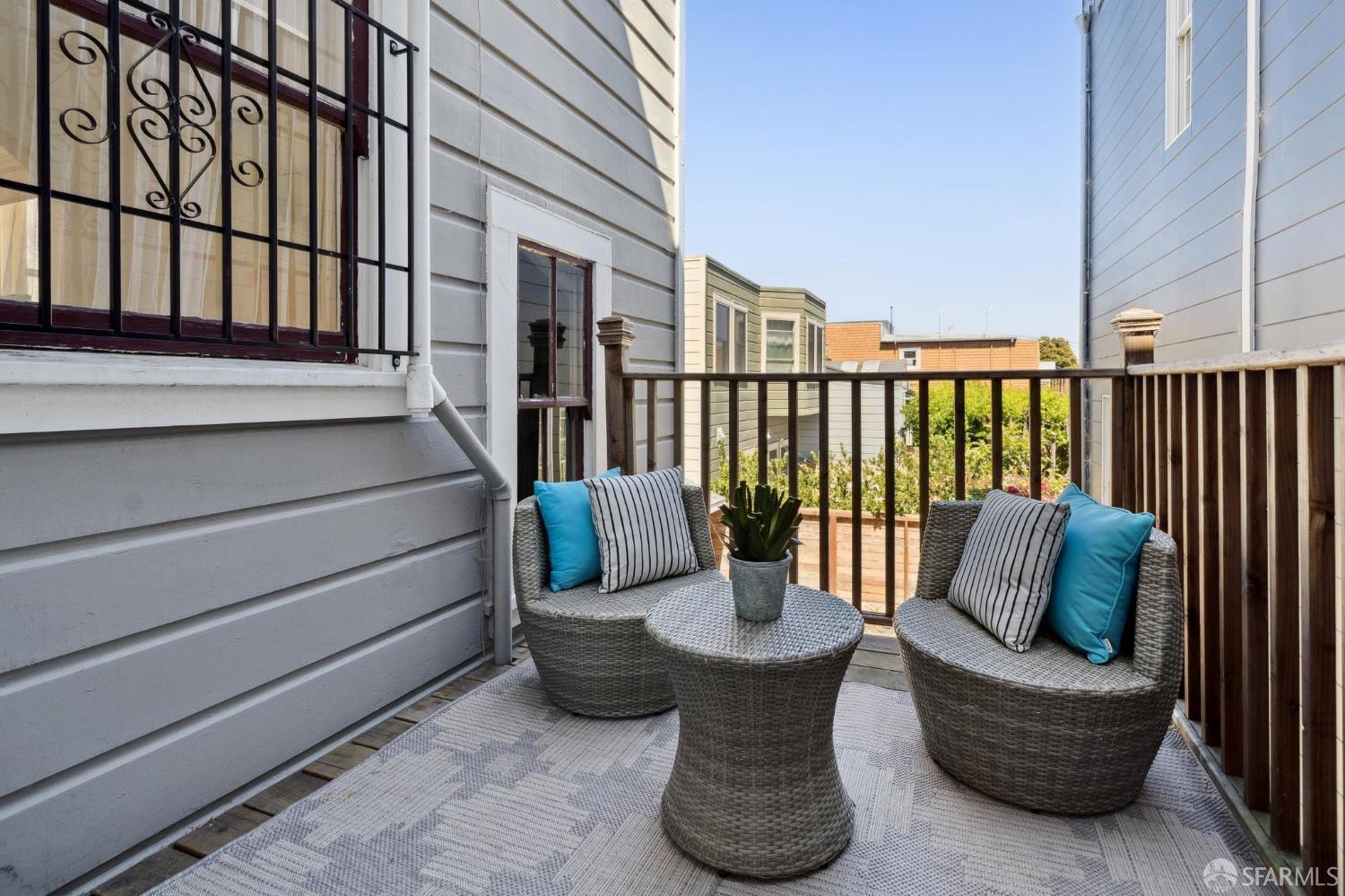 Detail Gallery Image 17 of 22 For 1063 Sanchez St, San Francisco,  CA 94114 - – Beds | – Baths