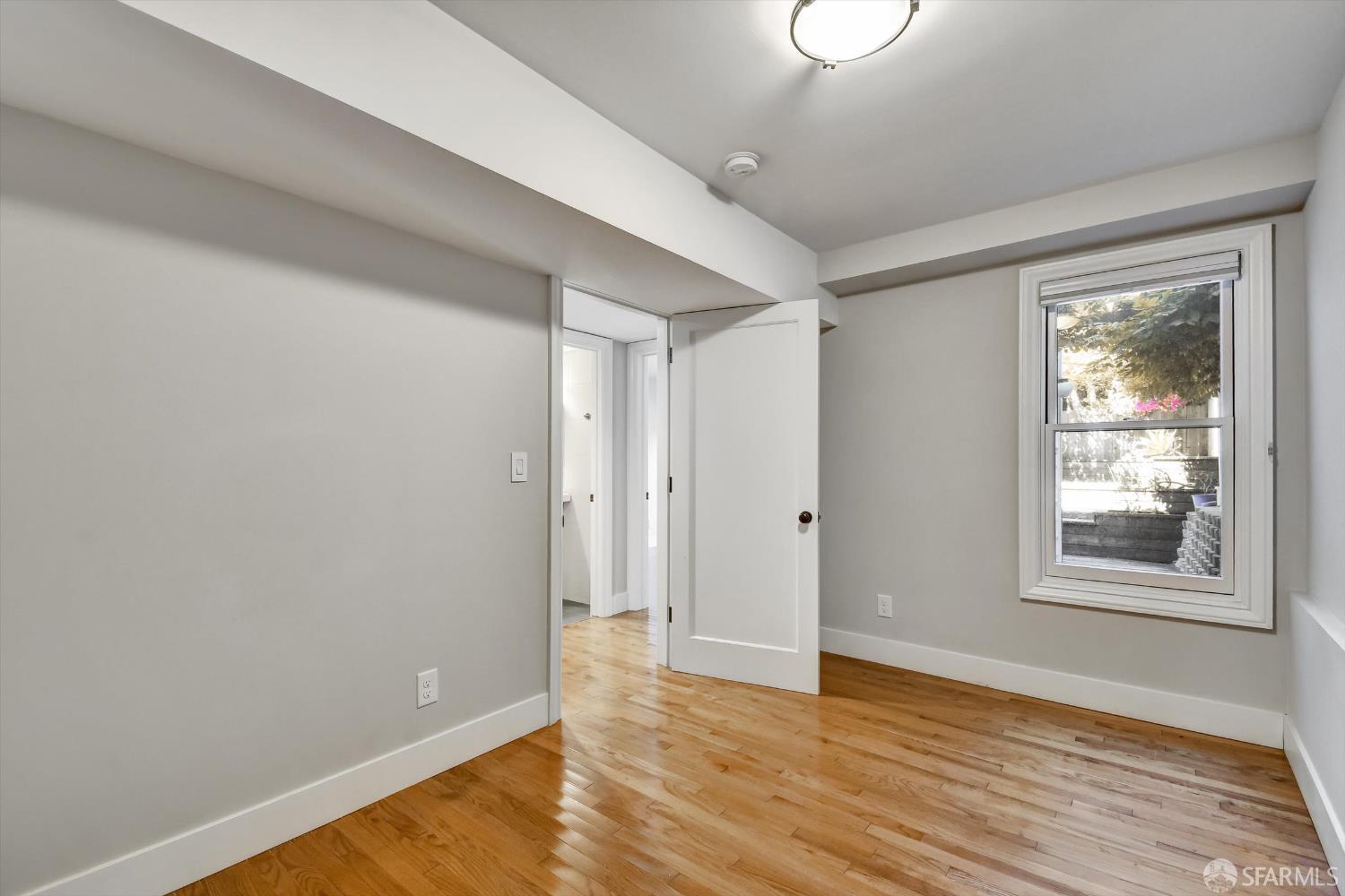 Detail Gallery Image 9 of 55 For 1258 York St, San Francisco,  CA 94110 - 3 Beds | 2/1 Baths