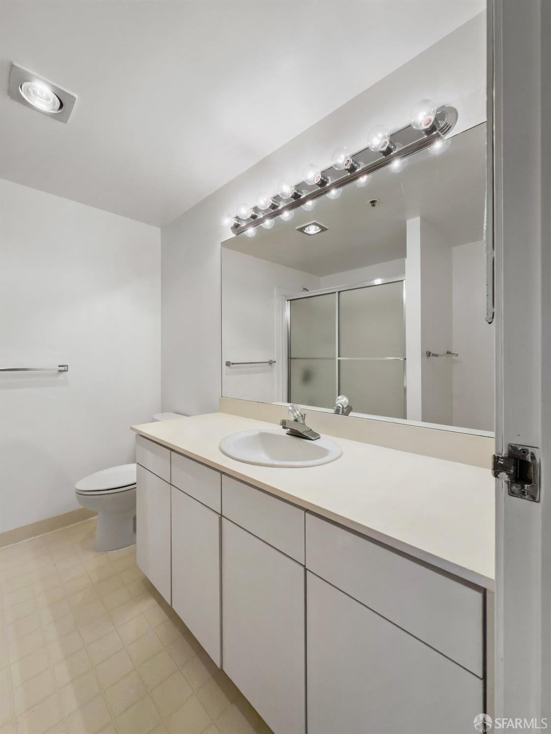 Detail Gallery Image 18 of 42 For 601 Van Ness Ave #71,  San Francisco,  CA 94102 - 2 Beds | 2 Baths