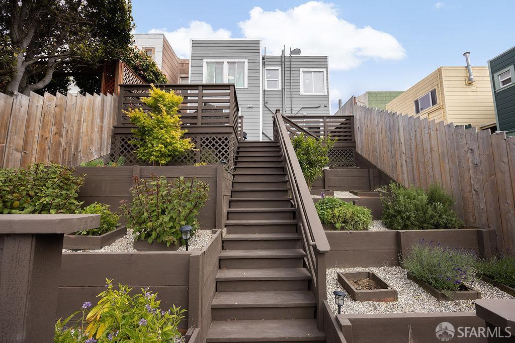 Detail Gallery Image 39 of 44 For 682 London St, San Francisco,  CA 94112 - 3 Beds | 2 Baths