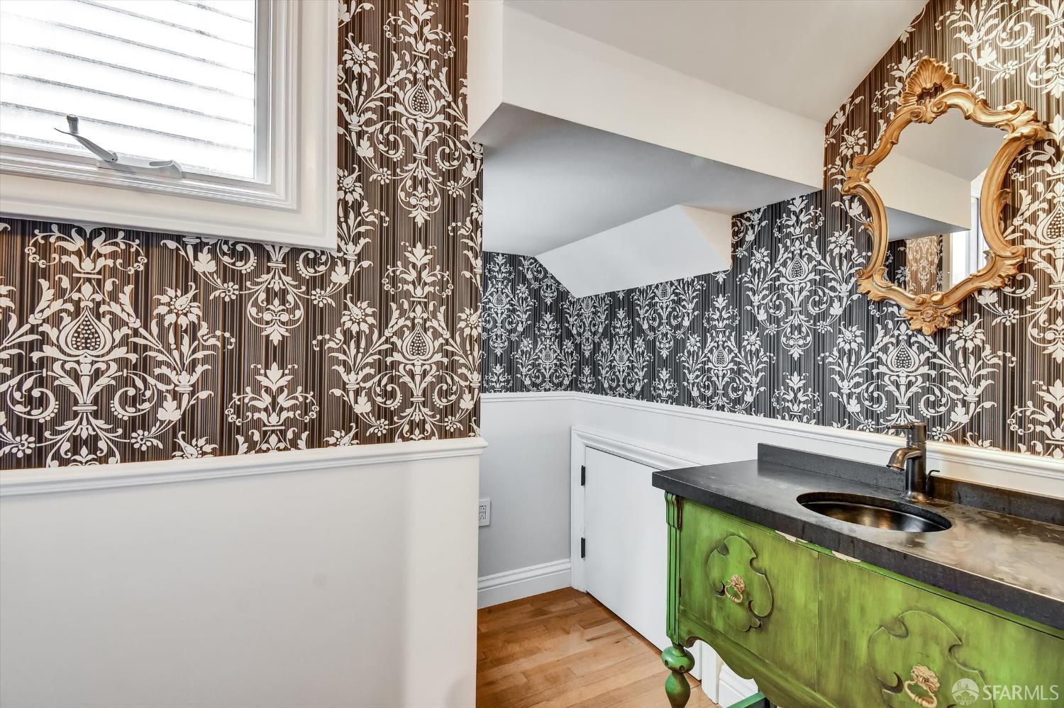 Detail Gallery Image 19 of 55 For 1258 York St, San Francisco,  CA 94110 - 3 Beds | 2/1 Baths