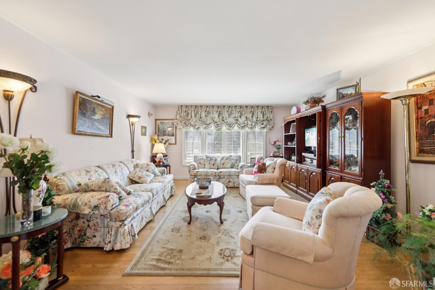 Detail Gallery Image 9 of 41 For 888 Portola Dr, San Francisco,  CA 94127 - 3 Beds | 2 Baths
