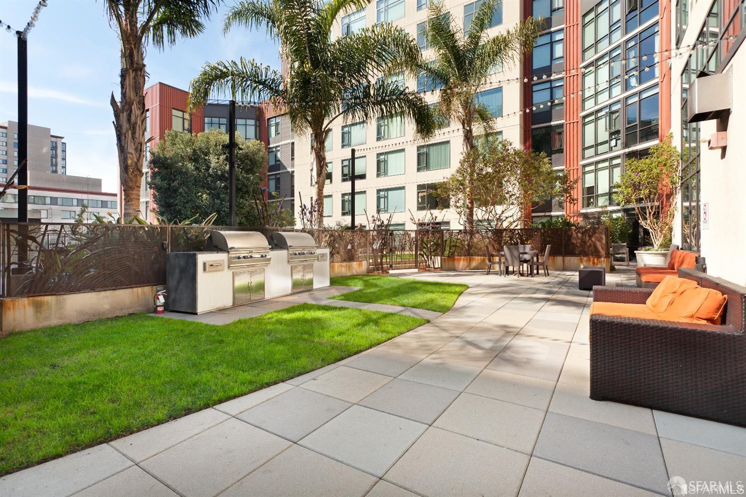 Photo #6: 425057004 Listing 