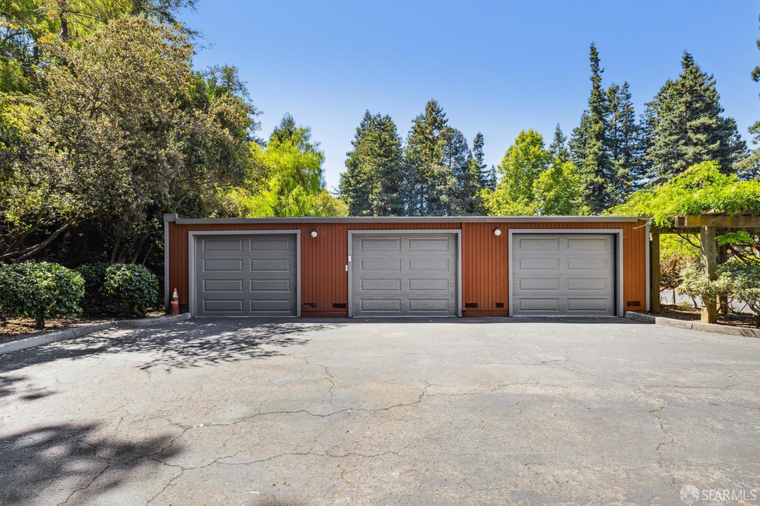 Detail Gallery Image 25 of 32 For 229 Cypress Point Dr, Mountain View,  CA 94043 - 2 Beds | 1/1 Baths
