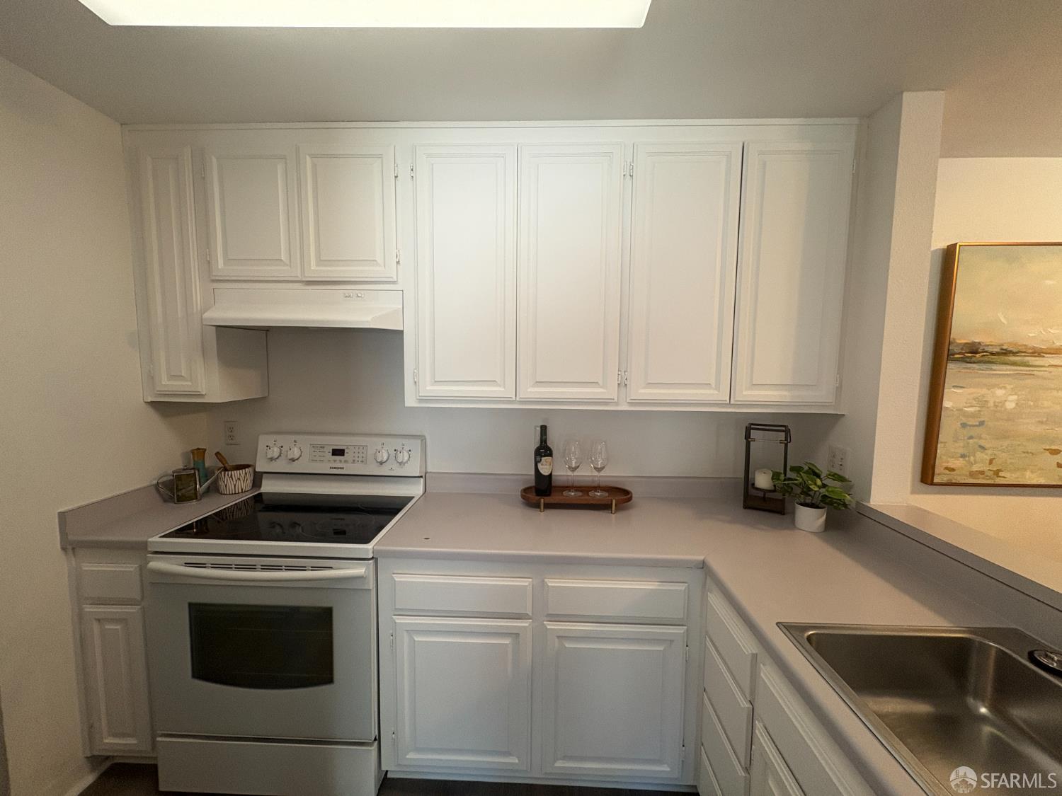 Detail Gallery Image 8 of 27 For 450 Carl St, San Francisco,  CA 94117 - 2 Beds | 2 Baths