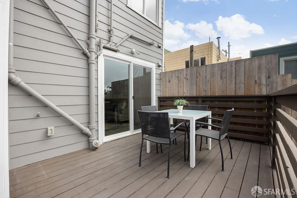 Detail Gallery Image 31 of 44 For 682 London St, San Francisco,  CA 94112 - 3 Beds | 2 Baths
