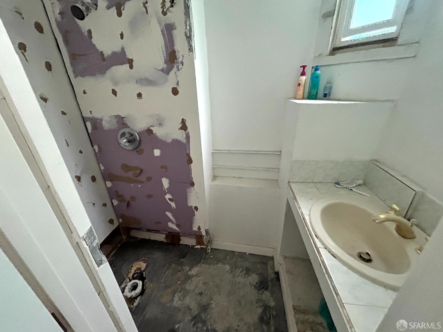 Detail Gallery Image 7 of 13 For 1444 Silver Ave, San Francisco,  CA 94134 - – Beds | – Baths