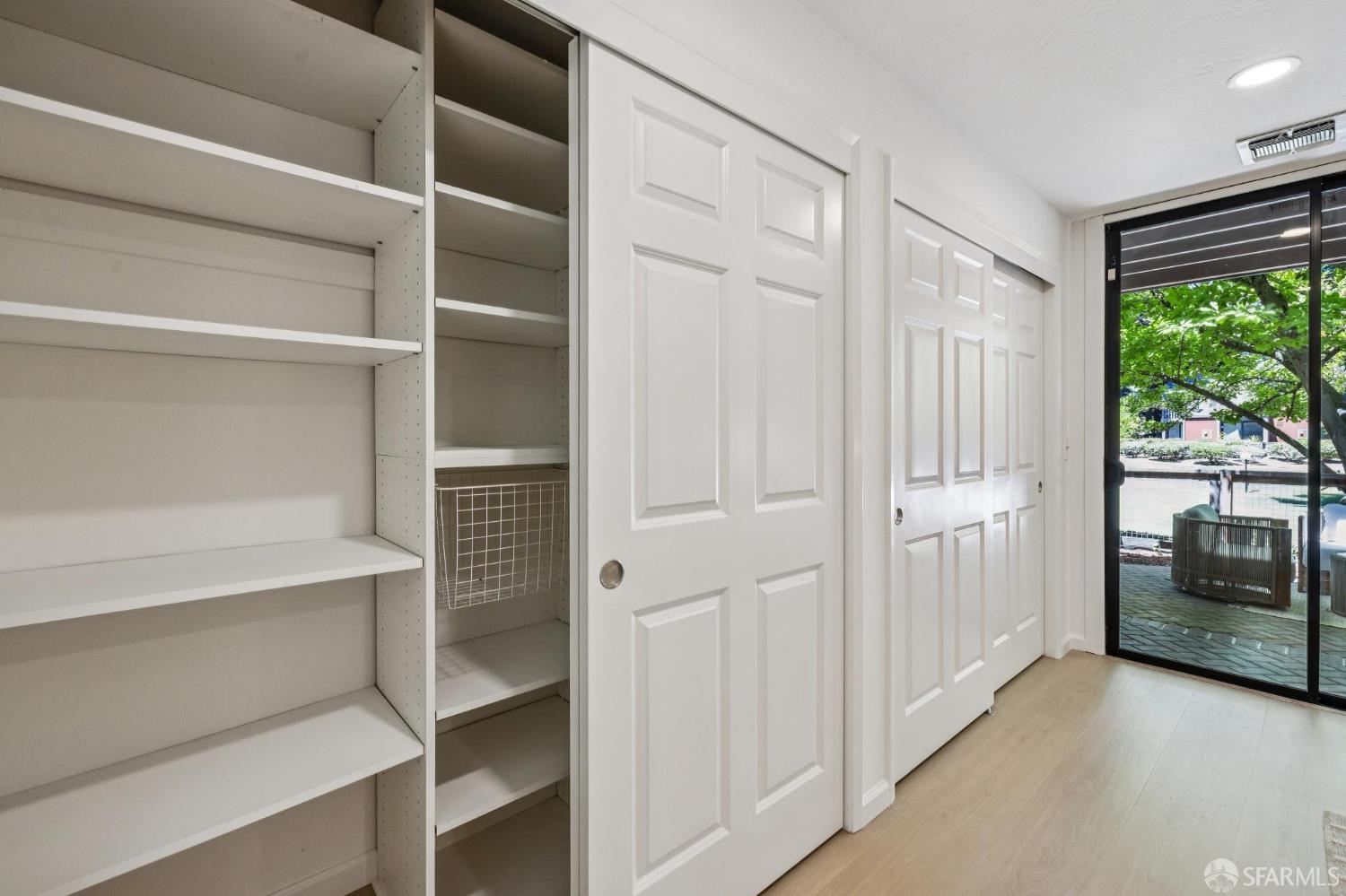 Detail Gallery Image 16 of 32 For 229 Cypress Point Dr, Mountain View,  CA 94043 - 2 Beds | 1/1 Baths