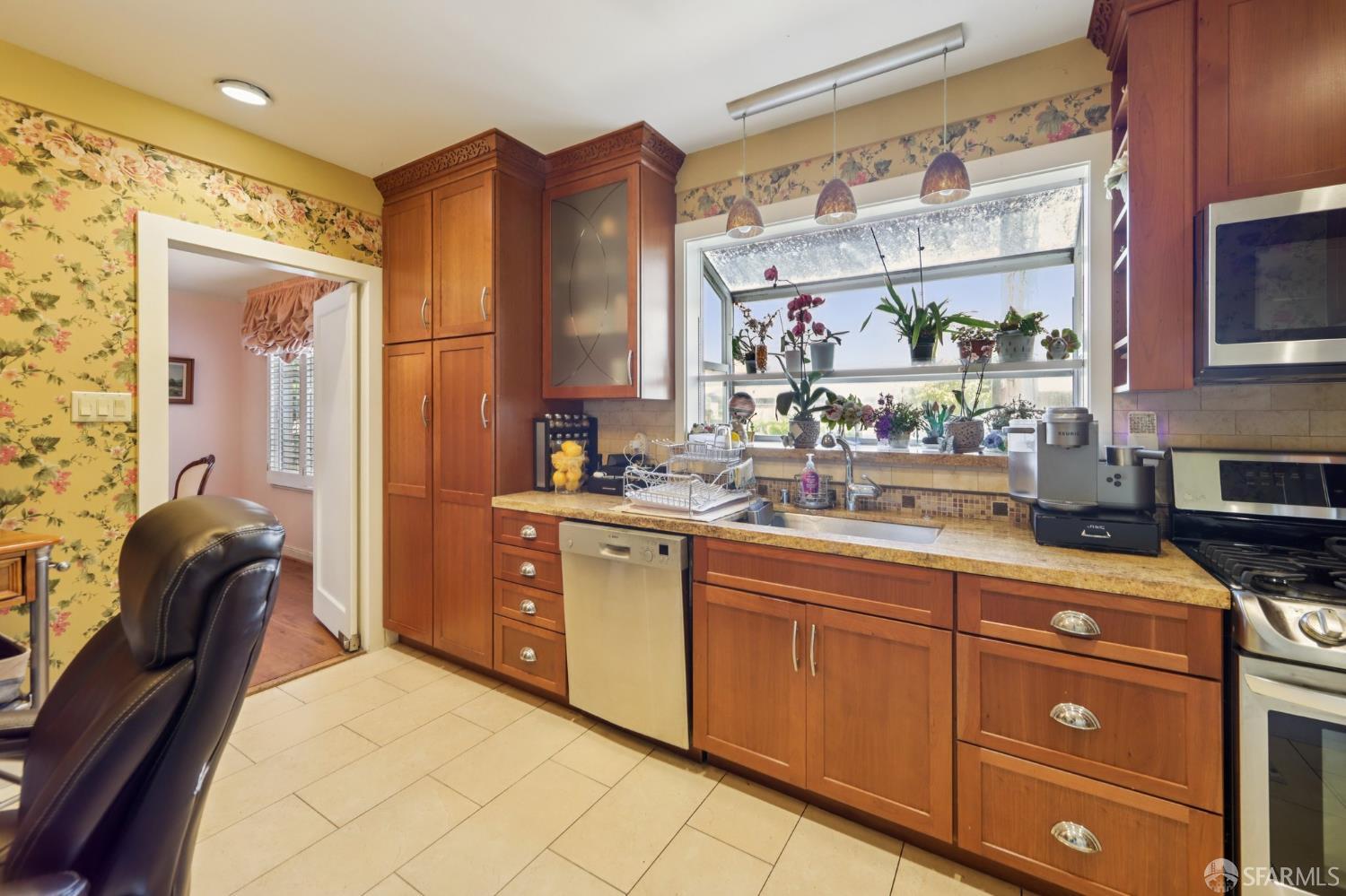 Detail Gallery Image 17 of 41 For 888 Portola Dr, San Francisco,  CA 94127 - 3 Beds | 2 Baths