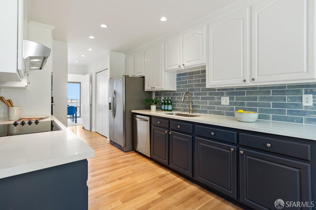 Detail Gallery Image 25 of 63 For 861 Lawton St, San Francisco,  CA 94122 - 3 Beds | 2/1 Baths