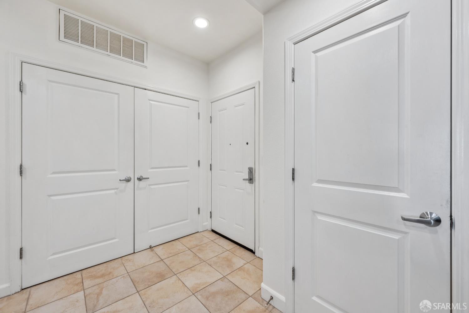 Detail Gallery Image 5 of 53 For 423 7th St #303,  Oakland,  CA 94607 - 2 Beds | 1 Baths
