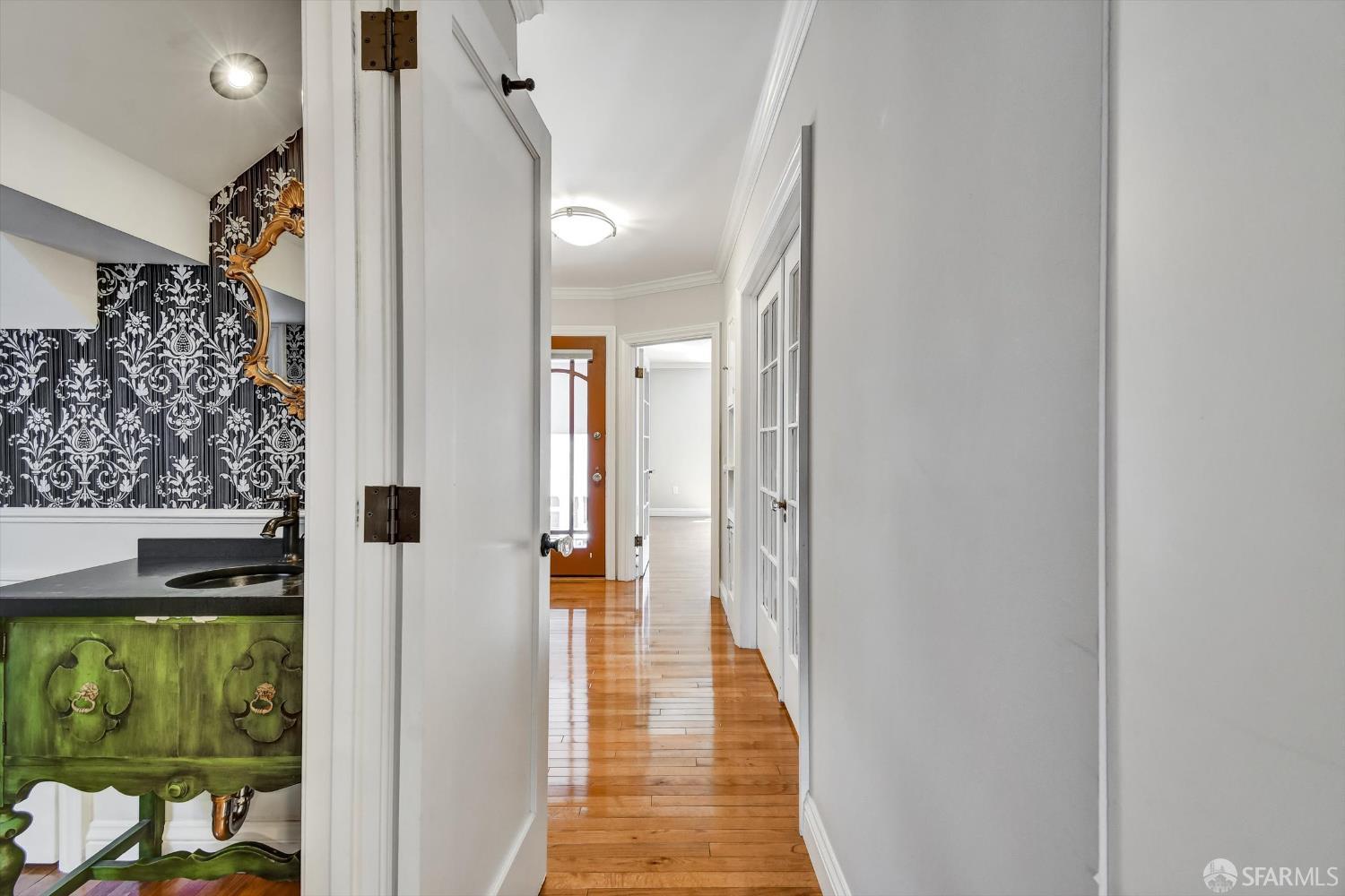 Detail Gallery Image 18 of 55 For 1258 York St, San Francisco,  CA 94110 - 3 Beds | 2/1 Baths