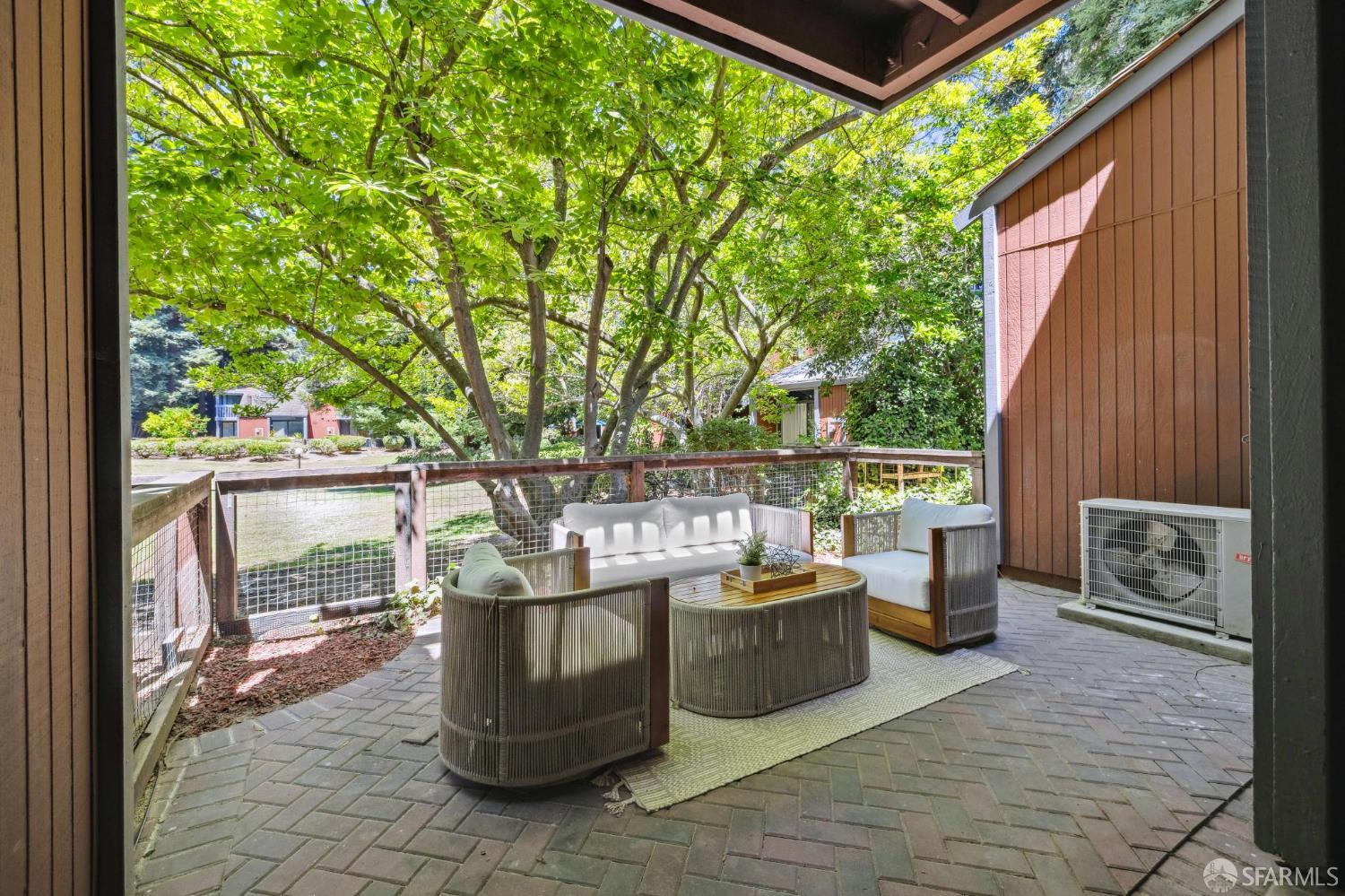 Detail Gallery Image 17 of 32 For 229 Cypress Point Dr, Mountain View,  CA 94043 - 2 Beds | 1/1 Baths