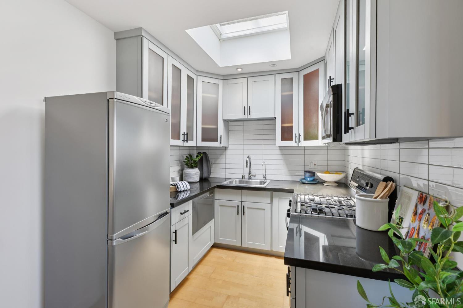 Detail Gallery Image 12 of 29 For 965 Alvarado St #5,  San Francisco,  CA 94114 - 1 Beds | 1 Baths