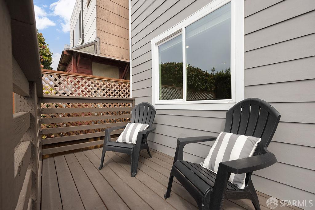 Detail Gallery Image 32 of 44 For 682 London St, San Francisco,  CA 94112 - 3 Beds | 2 Baths