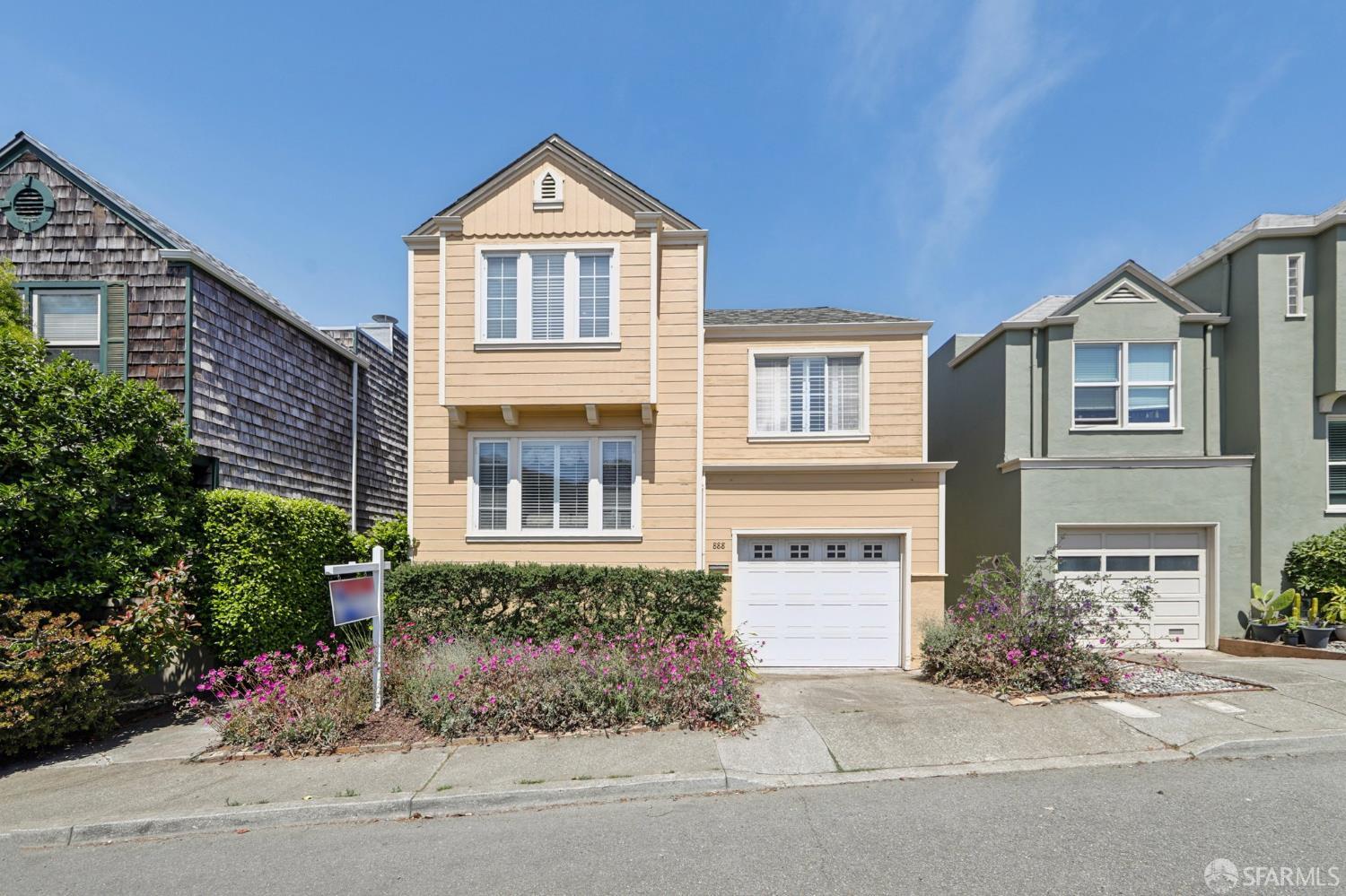 Detail Gallery Image 2 of 41 For 888 Portola Dr, San Francisco,  CA 94127 - 3 Beds | 2 Baths