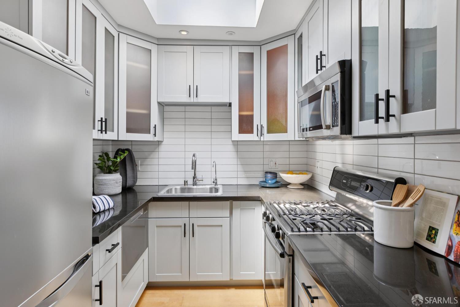 Detail Gallery Image 10 of 29 For 965 Alvarado St #5,  San Francisco,  CA 94114 - 1 Beds | 1 Baths
