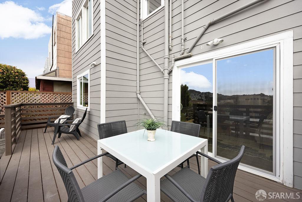 Detail Gallery Image 33 of 44 For 682 London St, San Francisco,  CA 94112 - 3 Beds | 2 Baths