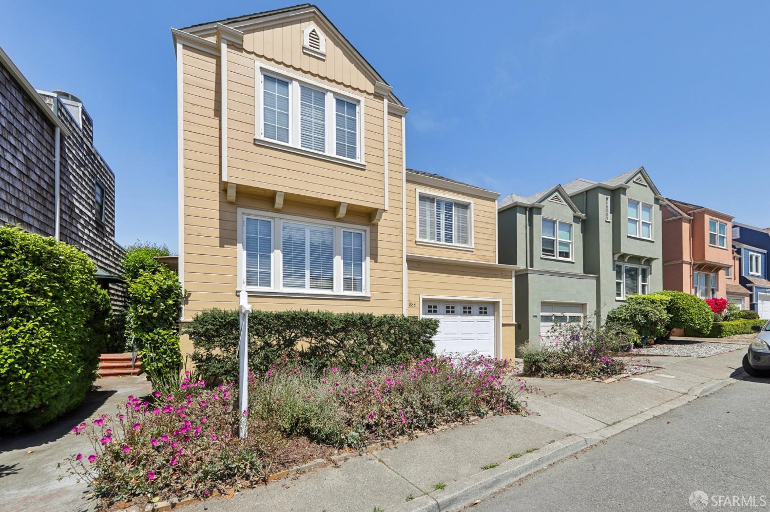 Detail Gallery Image 5 of 41 For 888 Portola Dr, San Francisco,  CA 94127 - 3 Beds | 2 Baths
