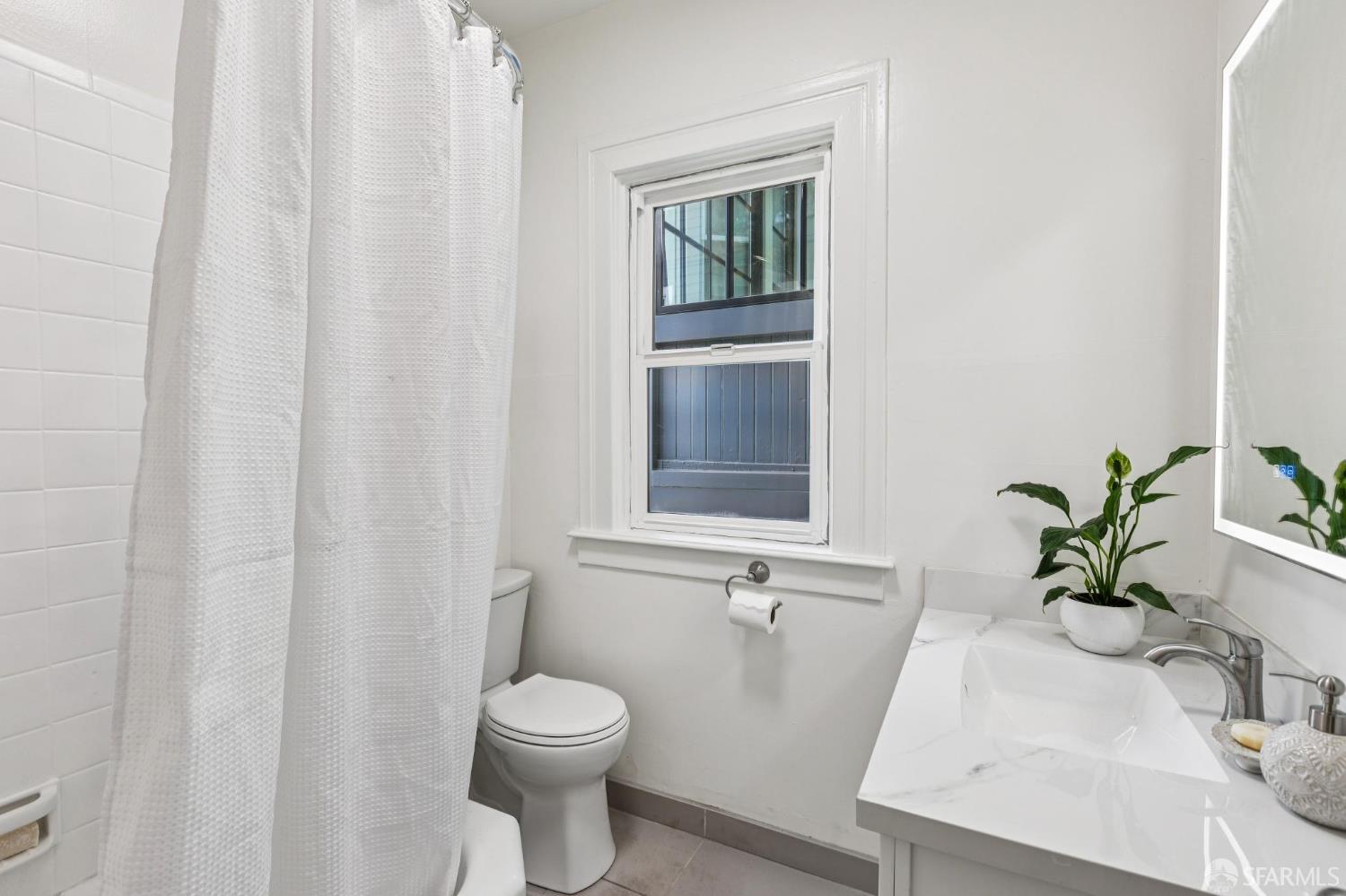 Detail Gallery Image 8 of 43 For 1030 Jackson St, San Francisco,  CA 94133 - – Beds | – Baths