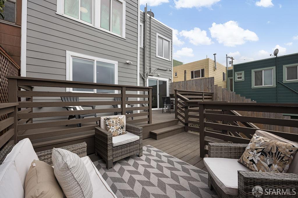 Detail Gallery Image 35 of 44 For 682 London St, San Francisco,  CA 94112 - 3 Beds | 2 Baths