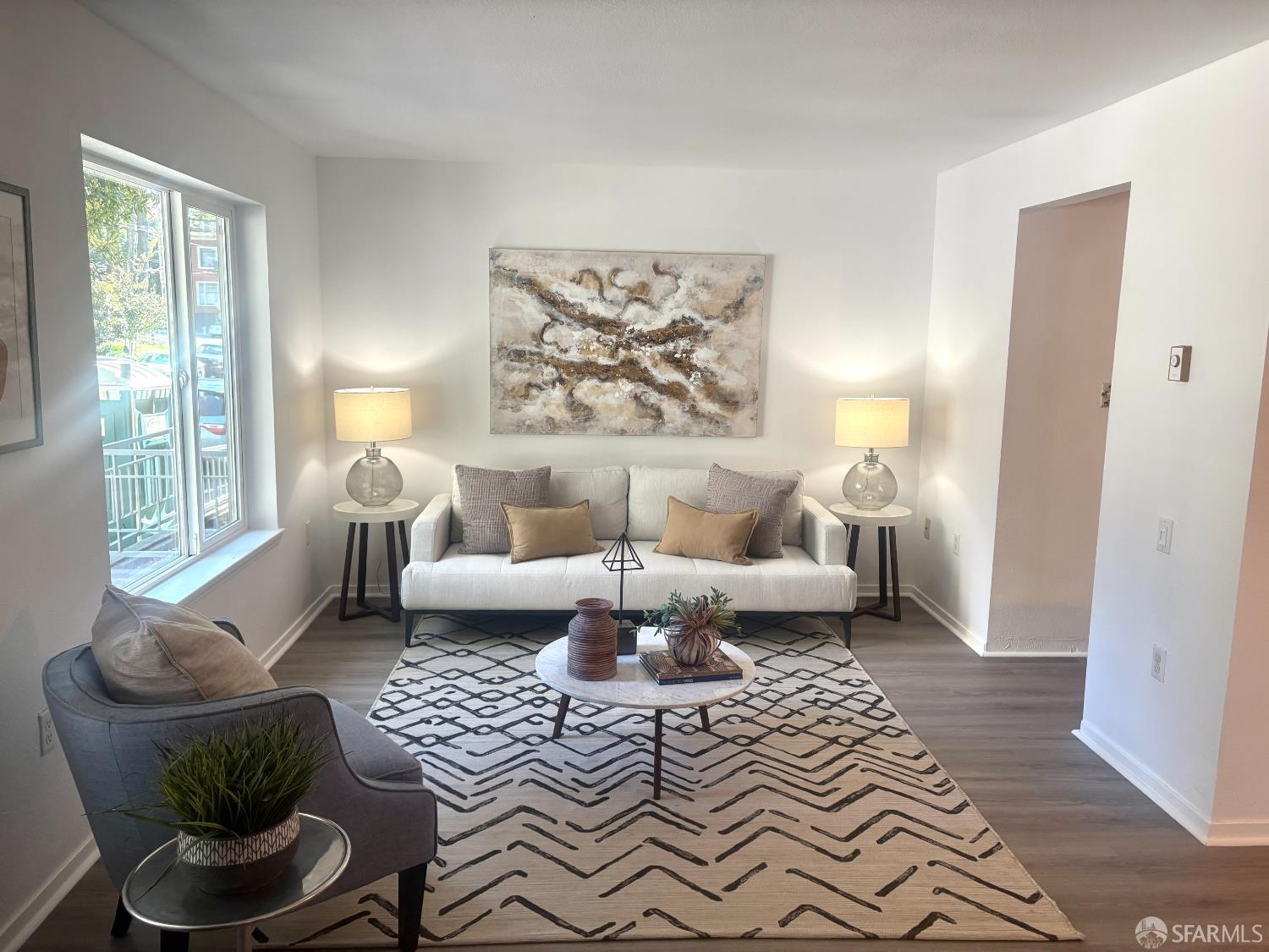 Detail Gallery Image 4 of 27 For 450 Carl St, San Francisco,  CA 94117 - 2 Beds | 2 Baths
