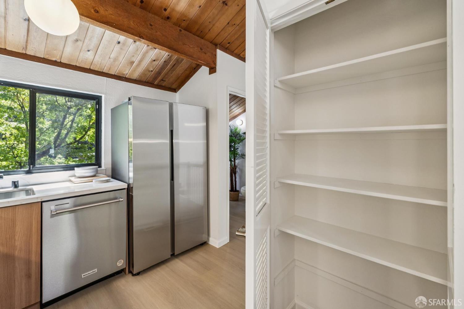 Detail Gallery Image 11 of 32 For 229 Cypress Point Dr, Mountain View,  CA 94043 - 2 Beds | 1/1 Baths