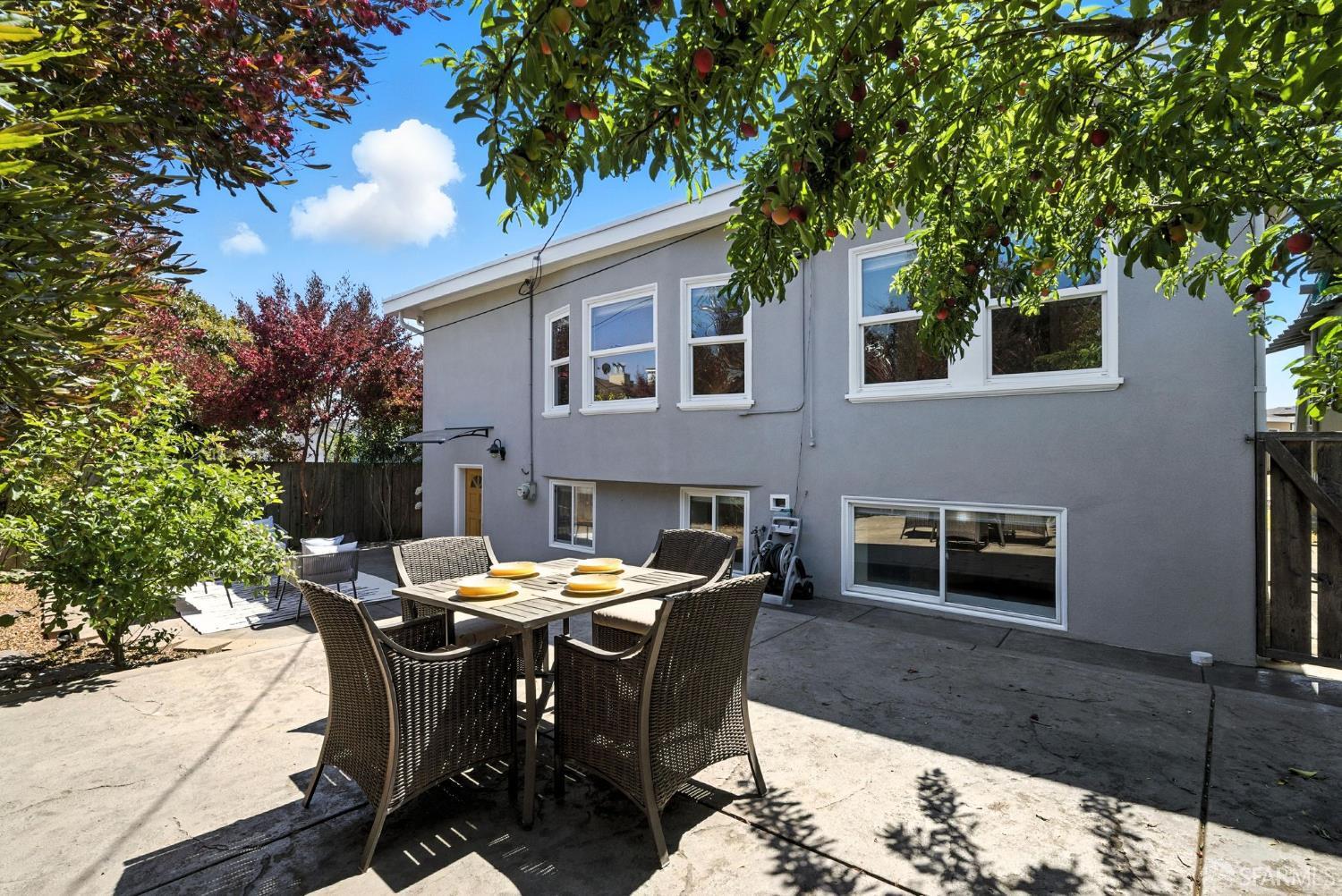 Detail Gallery Image 34 of 40 For 170 Eastwood Dr, San Francisco,  CA 94112 - 5 Beds | 3/1 Baths