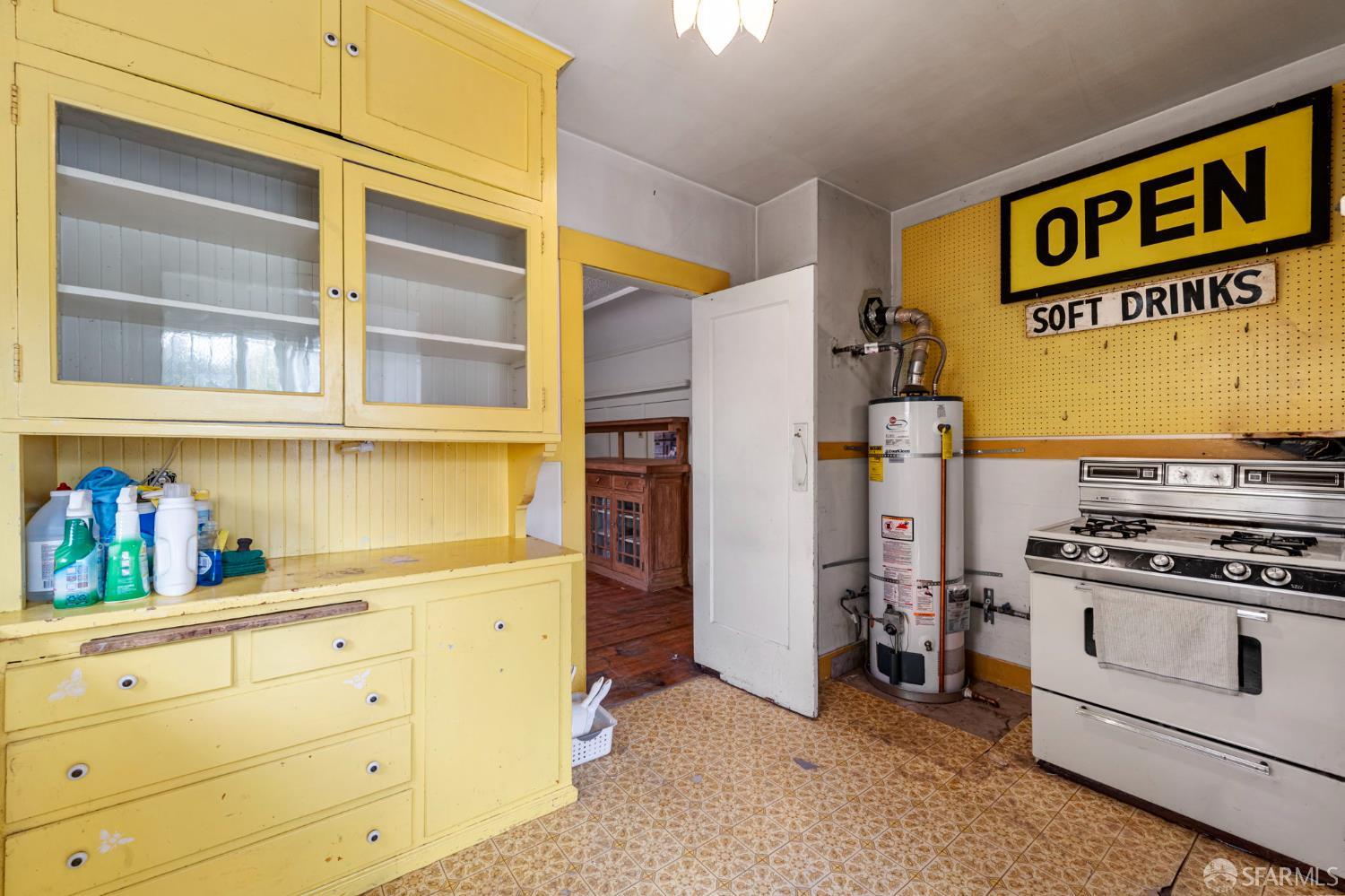 Detail Gallery Image 12 of 28 For 715 Prague St, San Francisco,  CA 94112 - 2 Beds | 1 Baths