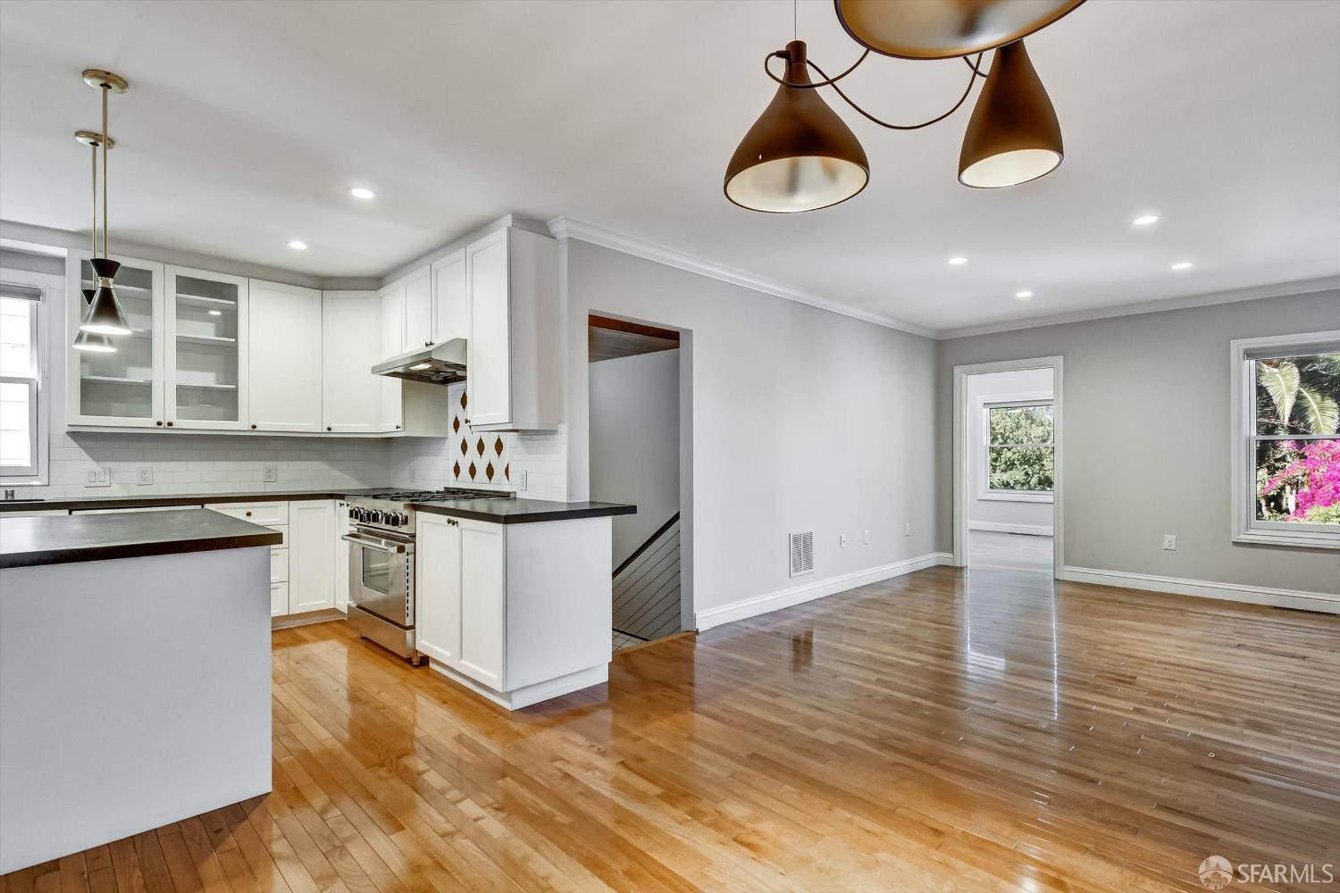 Detail Gallery Image 37 of 55 For 1258 York St, San Francisco,  CA 94110 - 3 Beds | 2/1 Baths