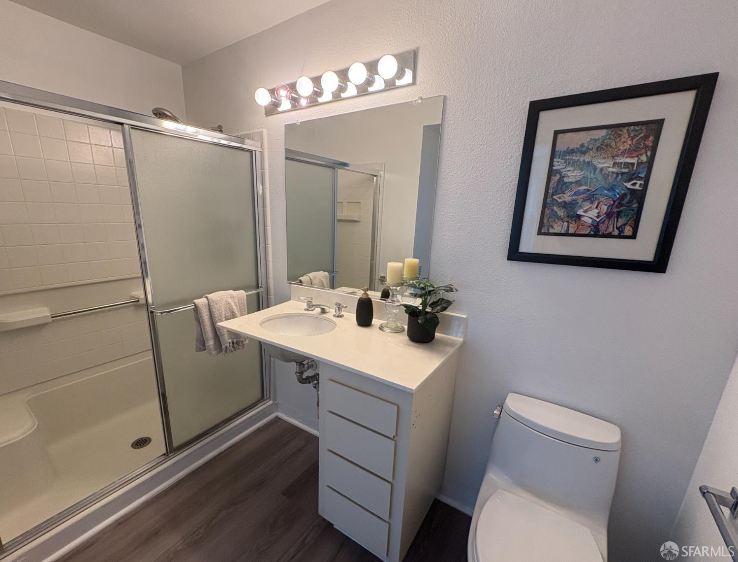 Detail Gallery Image 22 of 27 For 450 Carl St, San Francisco,  CA 94117 - 2 Beds | 2 Baths