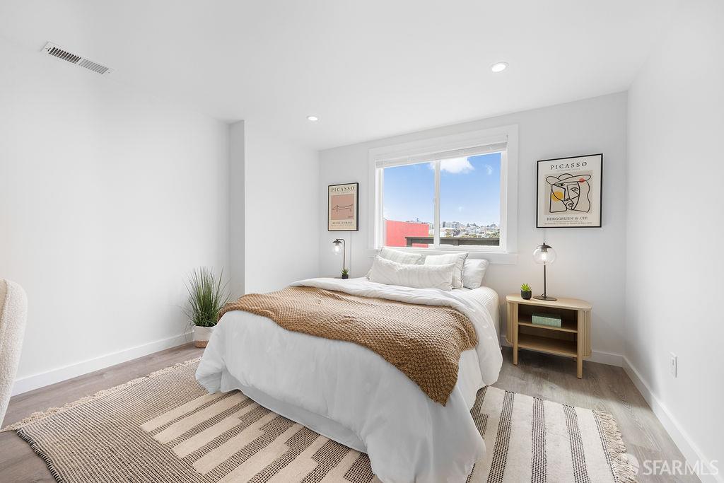 Detail Gallery Image 24 of 44 For 682 London St, San Francisco,  CA 94112 - 3 Beds | 2 Baths
