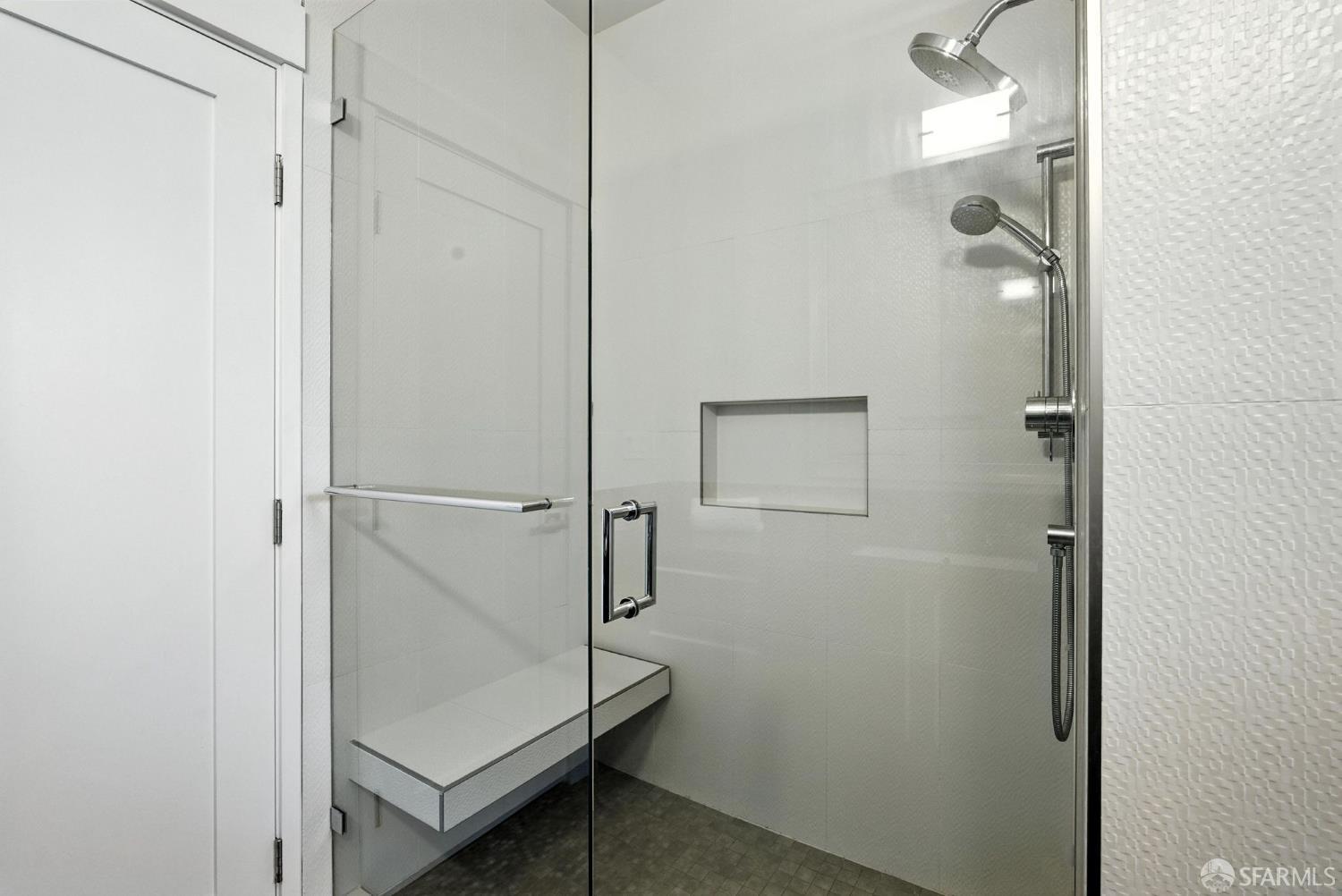 Detail Gallery Image 13 of 40 For 170 Eastwood Dr, San Francisco,  CA 94112 - 5 Beds | 3/1 Baths