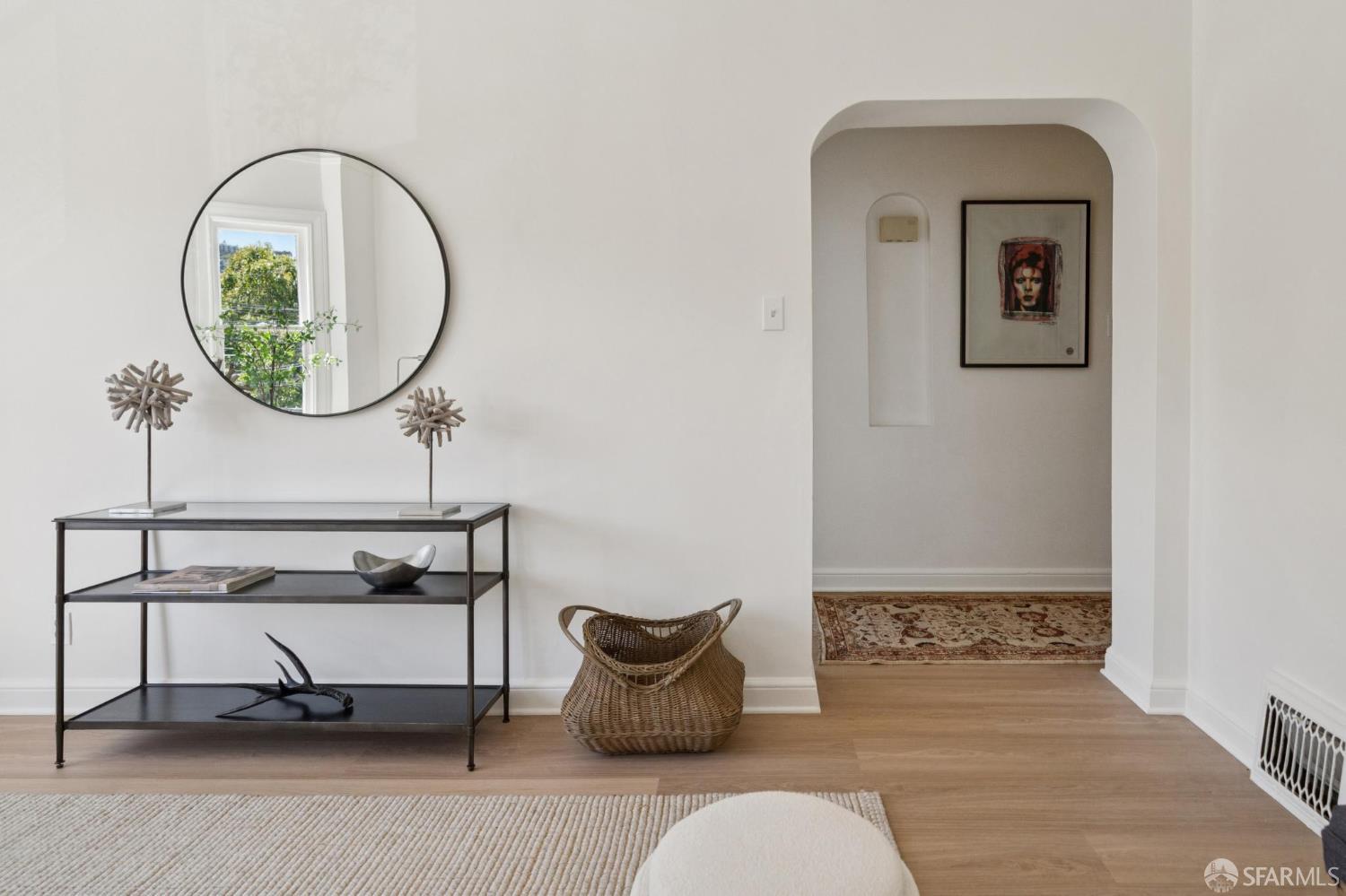 Detail Gallery Image 5 of 22 For 1063 Sanchez St, San Francisco,  CA 94114 - – Beds | – Baths