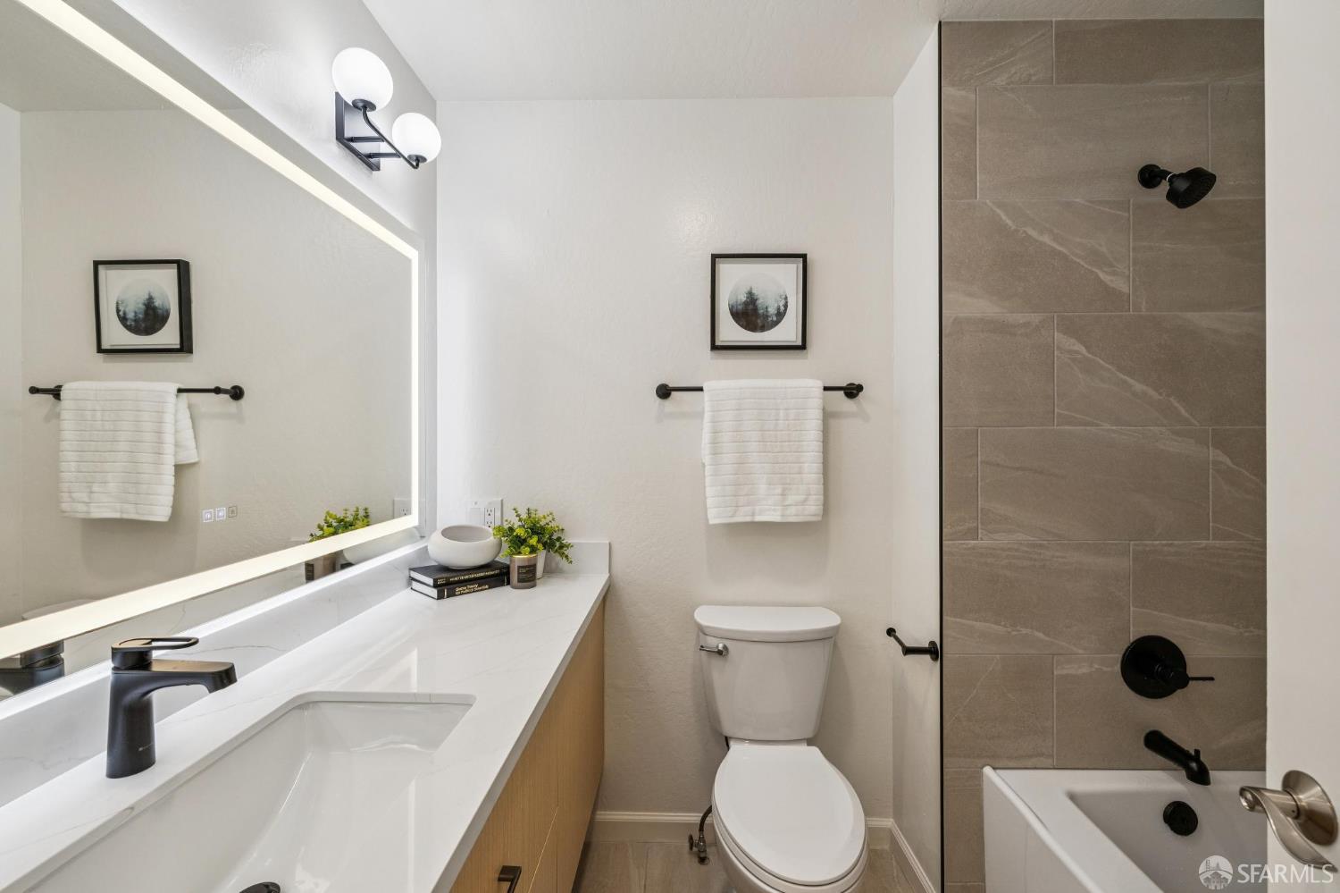 Detail Gallery Image 20 of 32 For 229 Cypress Point Dr, Mountain View,  CA 94043 - 2 Beds | 1/1 Baths