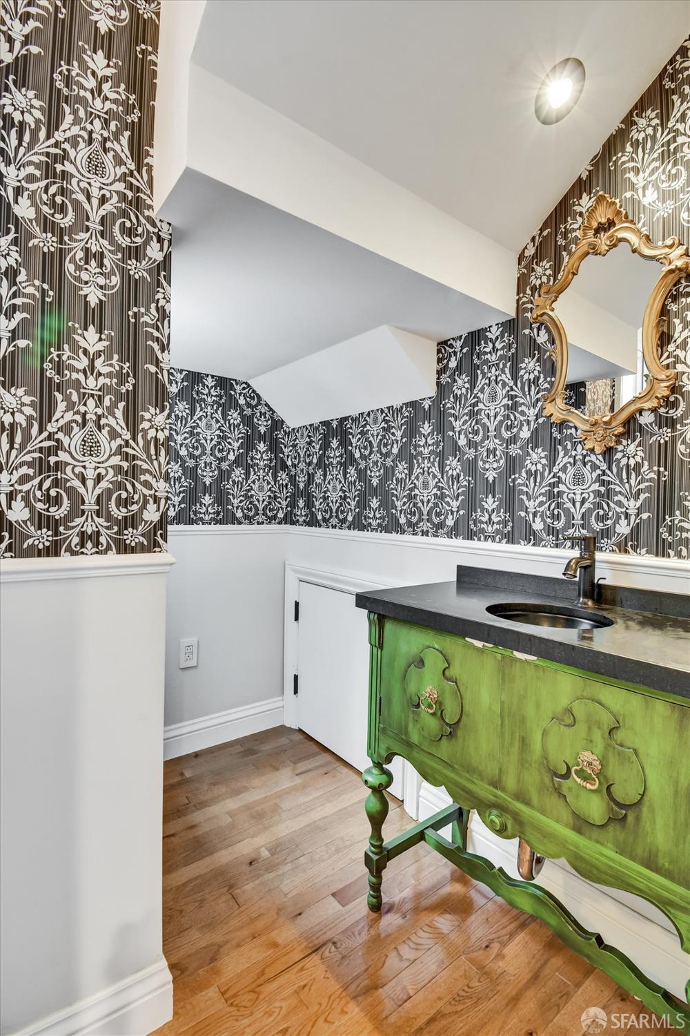 Detail Gallery Image 20 of 55 For 1258 York St, San Francisco,  CA 94110 - 3 Beds | 2/1 Baths