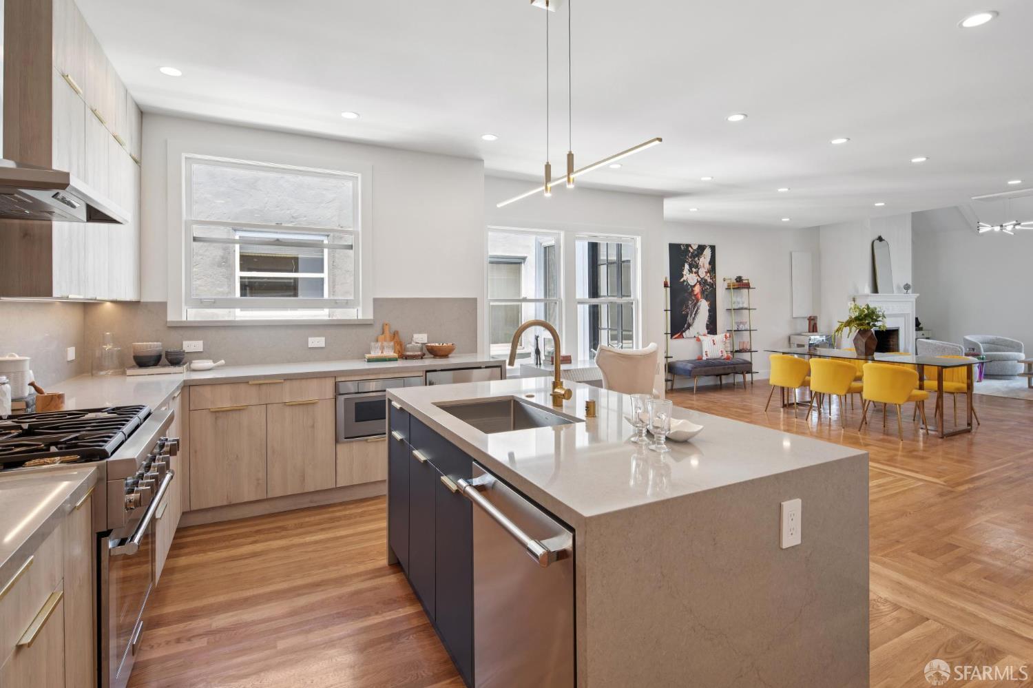 Photo #10: 425056887 Listing: Photo #10