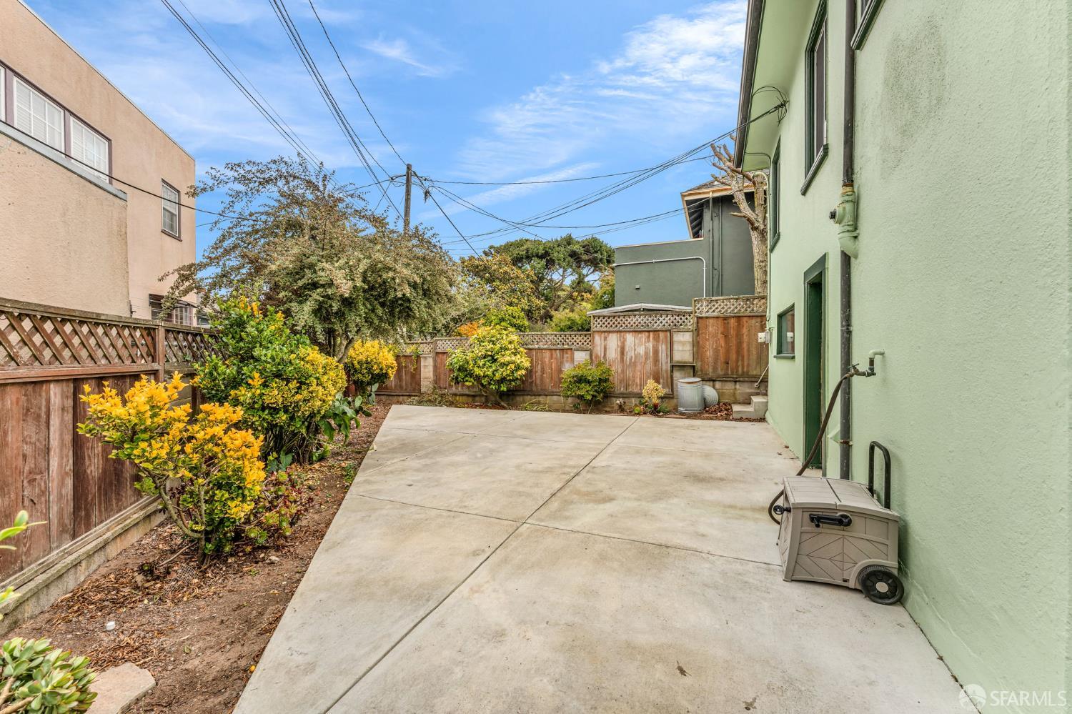 Detail Gallery Image 19 of 21 For 980 Holloway Ave, San Francisco,  CA 94132 - 2 Beds | 1 Baths