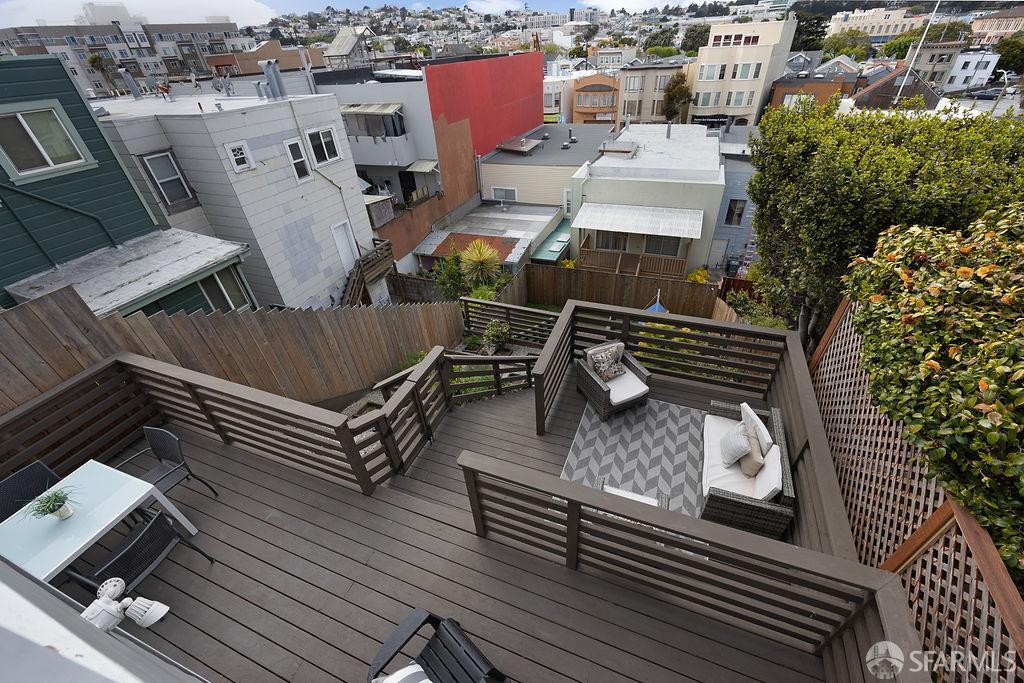 Detail Gallery Image 36 of 44 For 682 London St, San Francisco,  CA 94112 - 3 Beds | 2 Baths