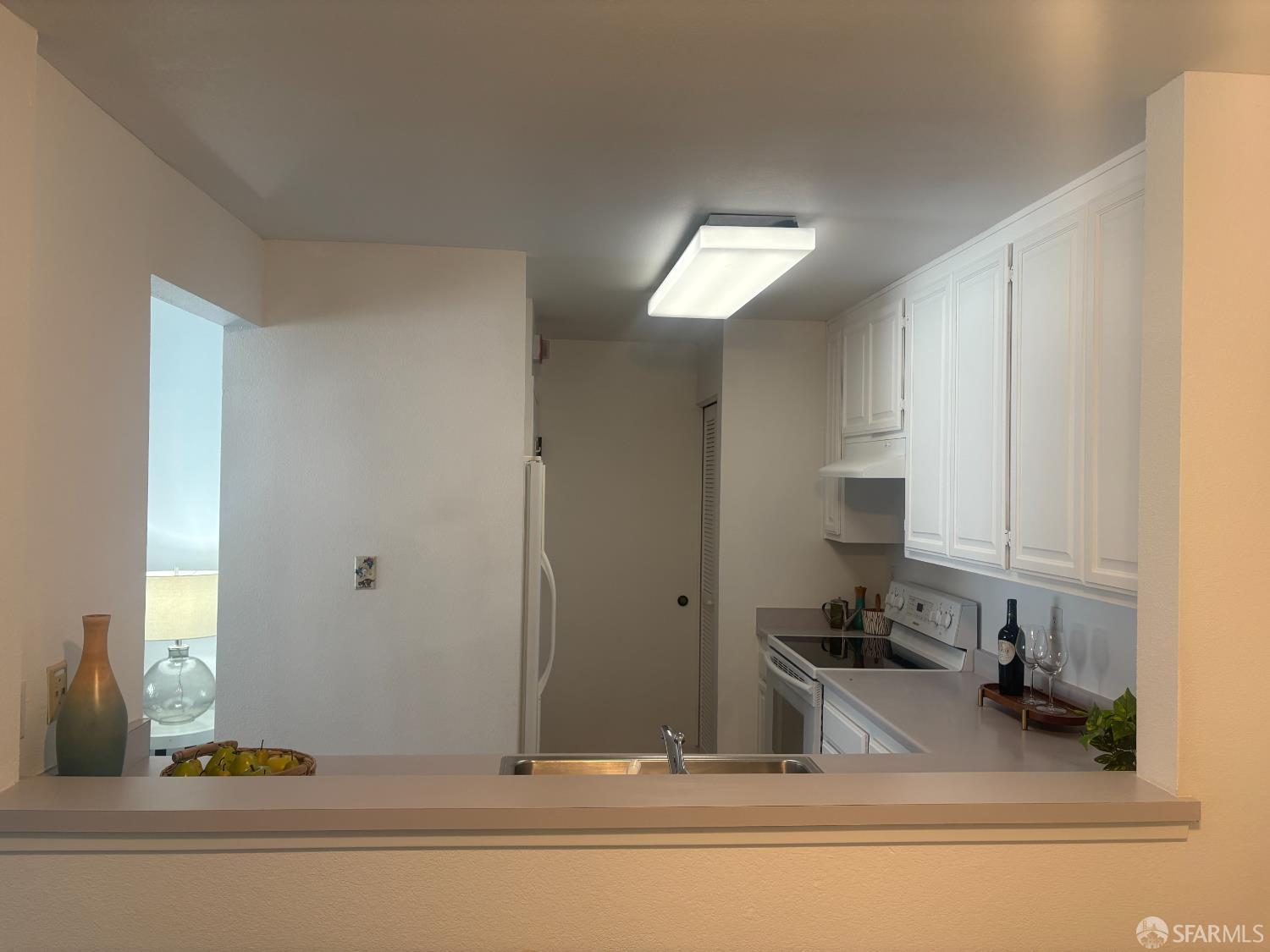 Detail Gallery Image 9 of 27 For 450 Carl St, San Francisco,  CA 94117 - 2 Beds | 2 Baths
