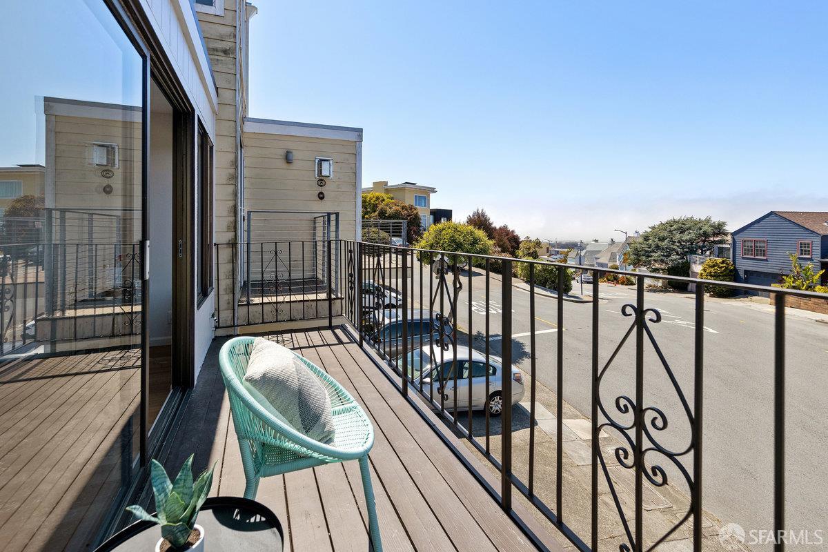 Detail Gallery Image 10 of 63 For 861 Lawton St, San Francisco,  CA 94122 - 3 Beds | 2/1 Baths