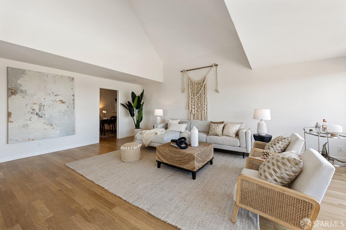 Detail Gallery Image 8 of 63 For 861 Lawton St, San Francisco,  CA 94122 - 3 Beds | 2/1 Baths