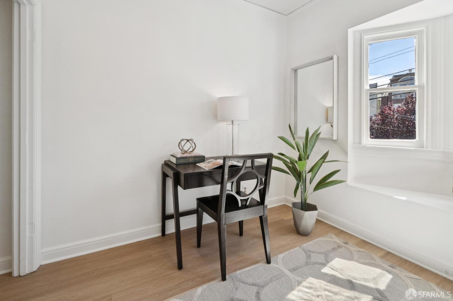 Detail Gallery Image 6 of 22 For 1063 Sanchez St, San Francisco,  CA 94114 - – Beds | – Baths