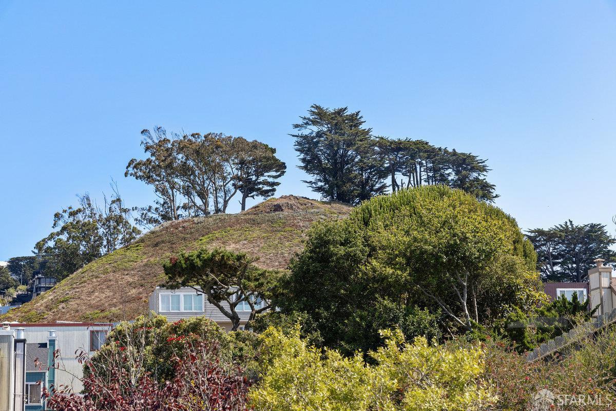 Detail Gallery Image 47 of 63 For 861 Lawton St, San Francisco,  CA 94122 - 3 Beds | 2/1 Baths