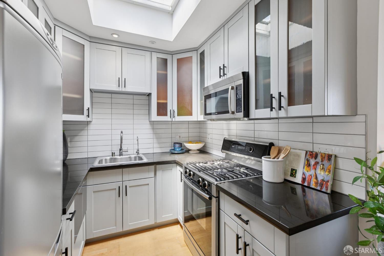 Detail Gallery Image 11 of 29 For 965 Alvarado St #5,  San Francisco,  CA 94114 - 1 Beds | 1 Baths