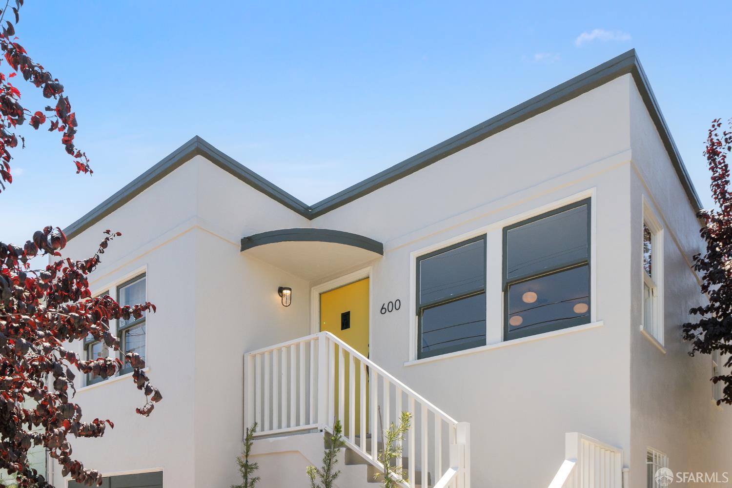 Detail Gallery Image 2 of 60 For 600 Ellsworth St, San Francisco,  CA 94110 - 2 Beds | 1 Baths