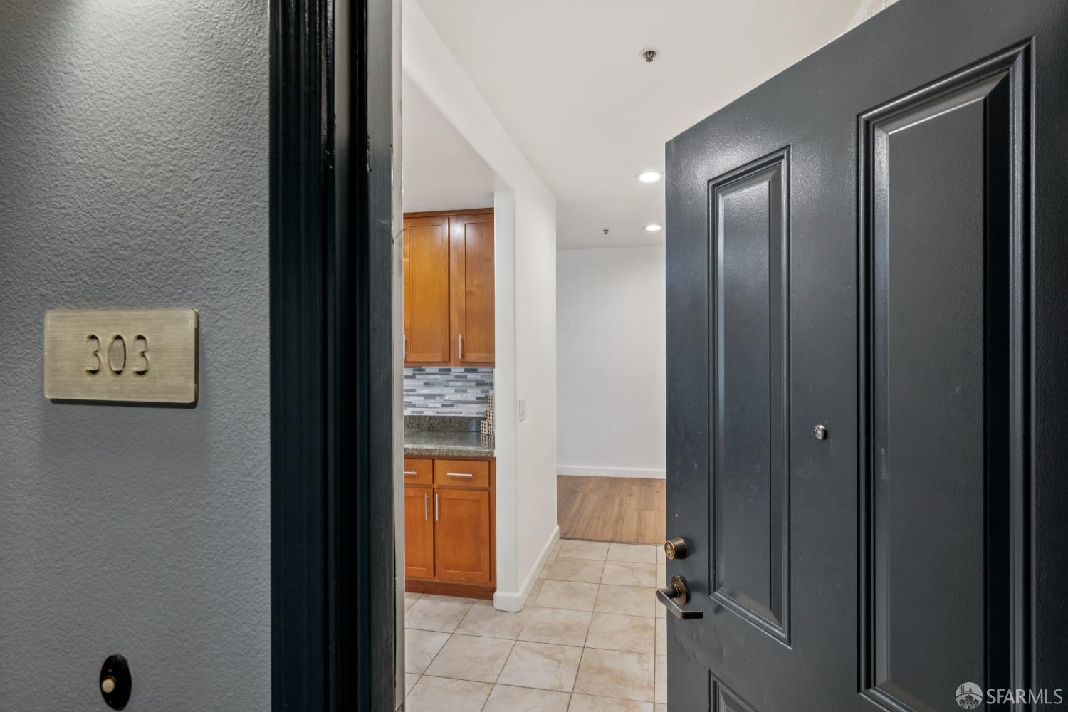 Detail Gallery Image 4 of 53 For 423 7th St #303,  Oakland,  CA 94607 - 2 Beds | 1 Baths