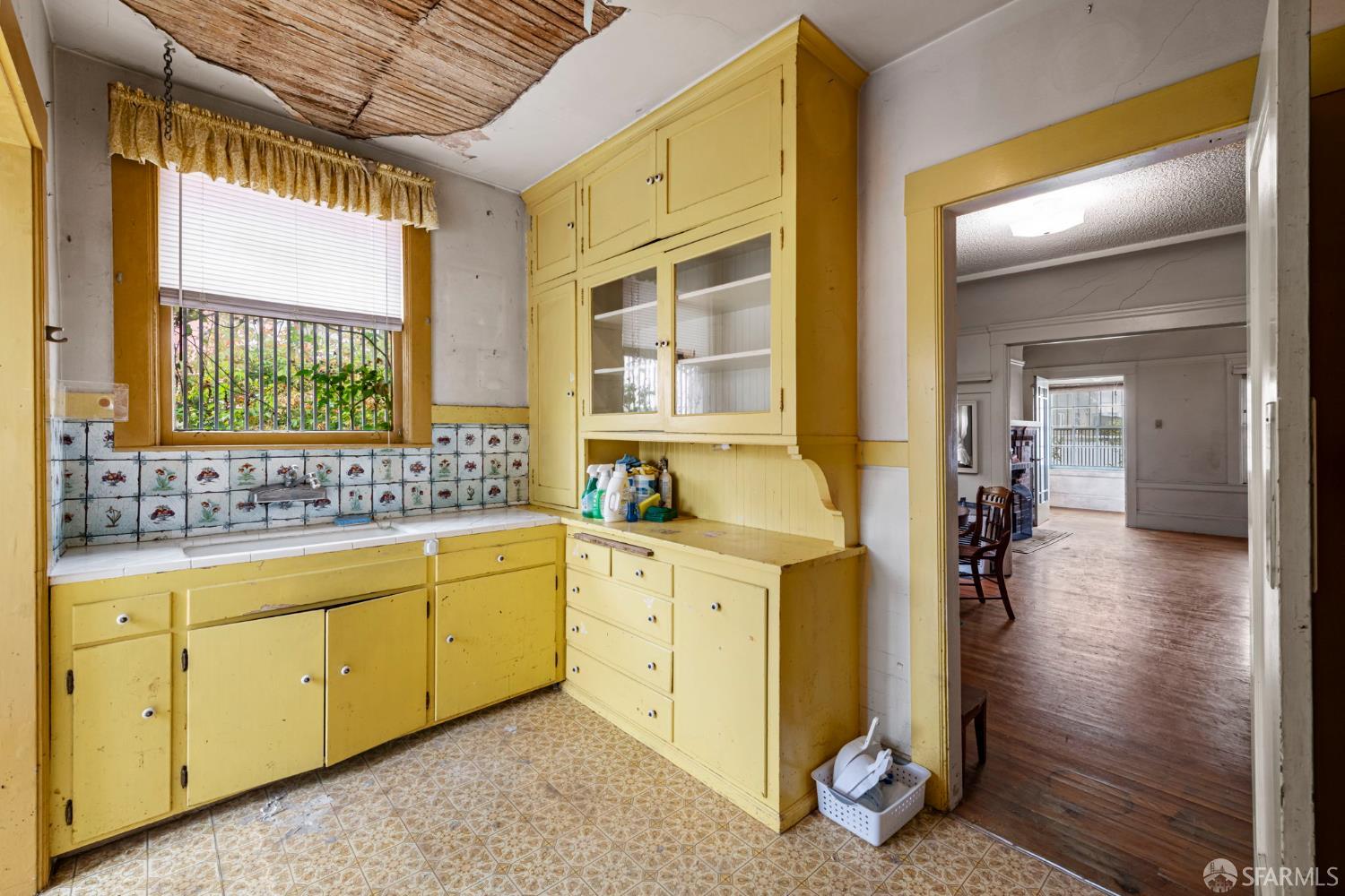 Detail Gallery Image 11 of 28 For 715 Prague St, San Francisco,  CA 94112 - 2 Beds | 1 Baths