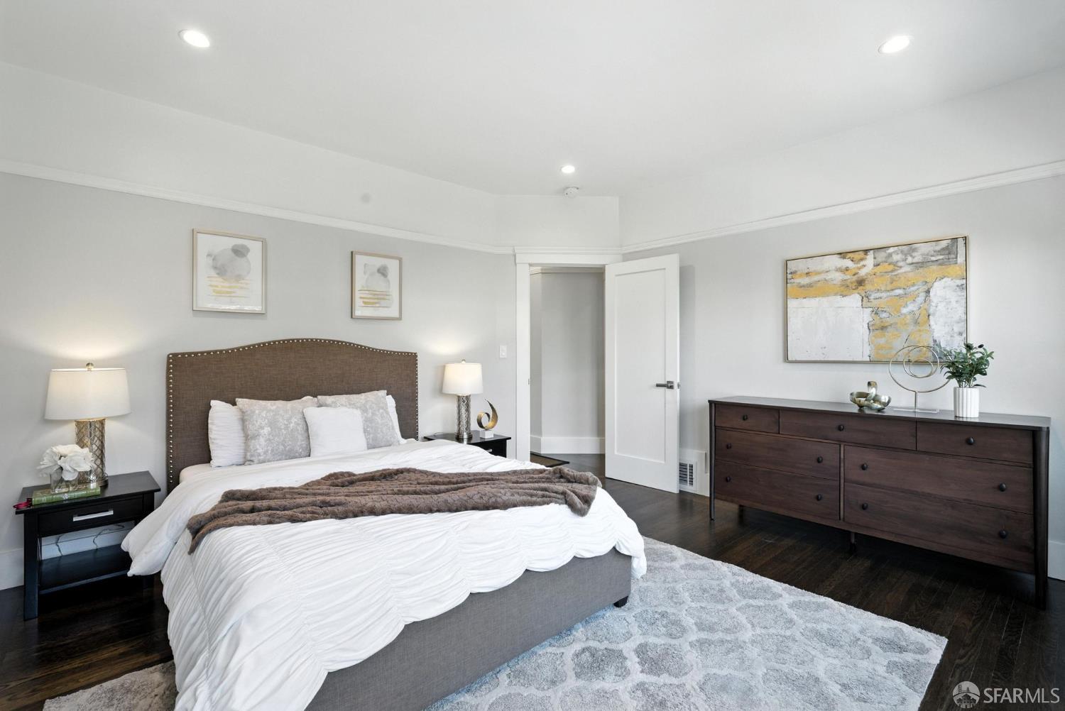 Detail Gallery Image 10 of 40 For 170 Eastwood Dr, San Francisco,  CA 94112 - 5 Beds | 3/1 Baths